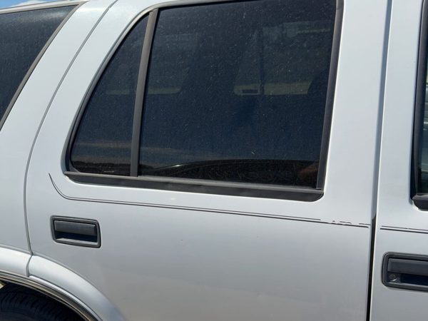 2001 Chevrolet S10 Rear Door RH White 50U — photo 4