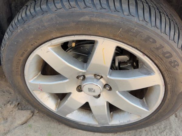 2004-2007 Saturn Vue Redline 18" Wheel Oem Factory 7 Spoke Rim Pz3 #1 09595481 — photo 1