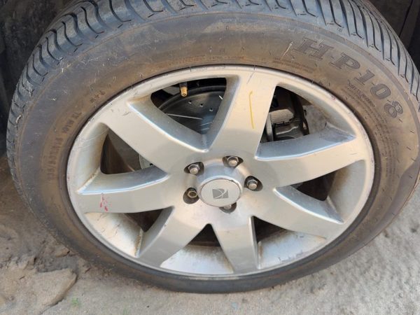 2004-2007 Saturn Vue Redline 18" Wheel Oem Factory 7 Spoke Rim Pz3 #1 09595481 — photo 3
