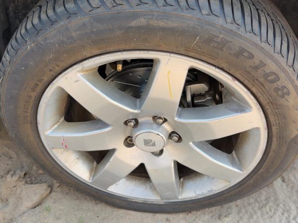2004-2007 Saturn Vue Redline 18" Wheel Oem Factory 7 Spoke Rim Pz3 #1 09595481 — photo 2