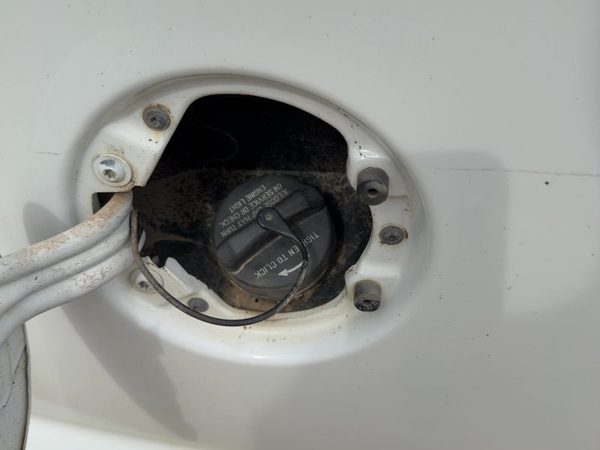 2004-2010 Dodge Dakota Fuel Filler Neck Assembly With Gas Cap Oem 52013208Aa — photo 1