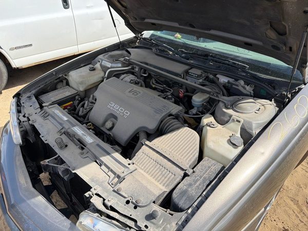 1999 Pontiac Bonneville — vehicle photo 3