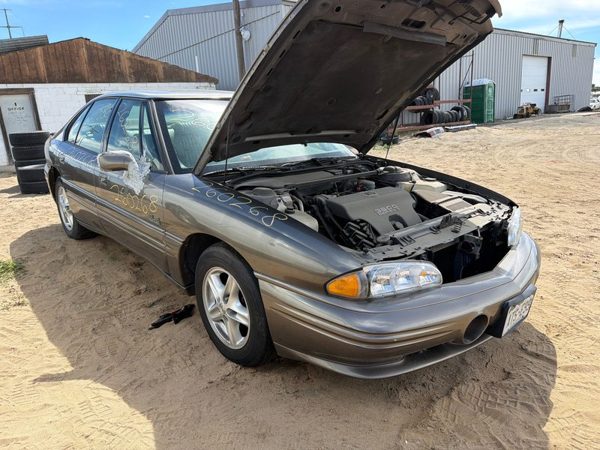 1999 Pontiac Bonneville — vehicle photo 4
