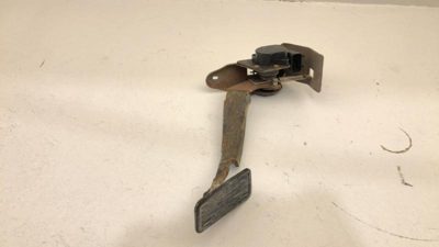 2000-2005 Chevy Silverado 2500 Gas Pedal Accelerator Assembly Throttle Oem