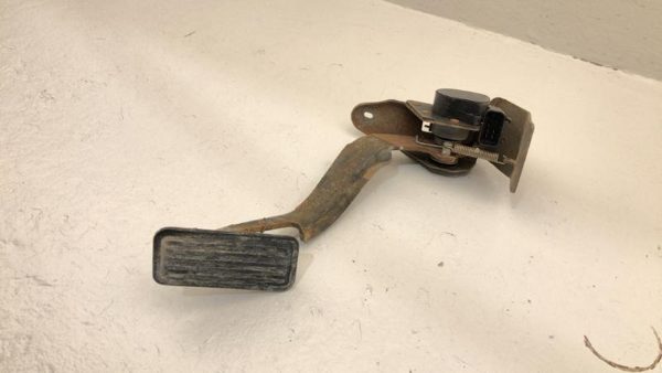 2000-2005 Chevy Silverado 2500 Gas Pedal Accelerator Assembly Throttle Oem — photo 2