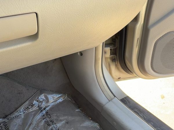 2001-2006 Hyundai Elantra Passenger Right Lower Kick Trim Panel Oem Gray Ze — photo 3