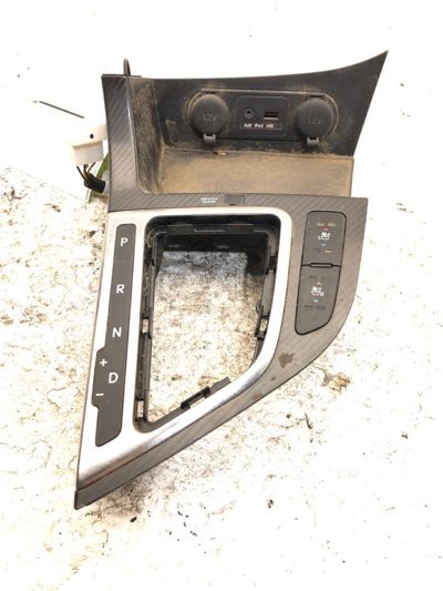 2012 Kia Optima DASH CARGER PORT ASSEMBLY WITH SHIFTER TRIM Bezel OEM