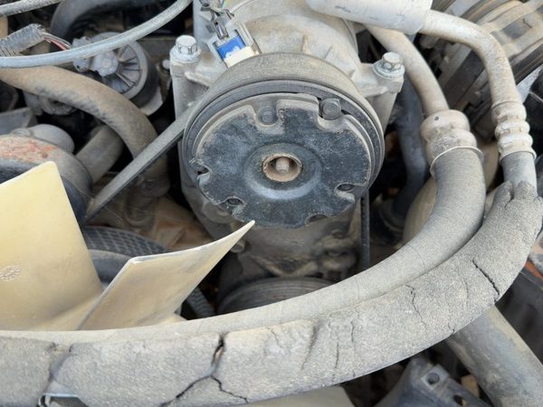 2001 Chevy S10 Blazer Power Steering Pump With Mount Bracket Oem 4.3L — photo 1
