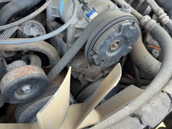 2001 Chevy S10 Blazer Power Steering Pump With Mount Bracket Oem 4.3L — photo 3