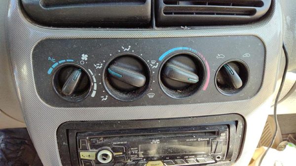 2000-2005 Dodge Neon Temperature Control Module In Dash Heater Ac Head Unit Oem — photo 1