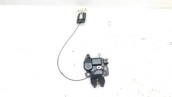 2011 Subaru Impreza Rear Trunk Latch With Cable Oem Rlease Lever Inside — photo 1