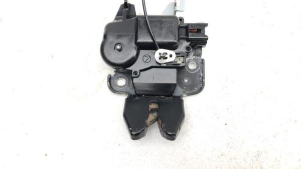 2011 Subaru Impreza Rear Trunk Latch With Cable Oem Rlease Lever Inside — photo 5