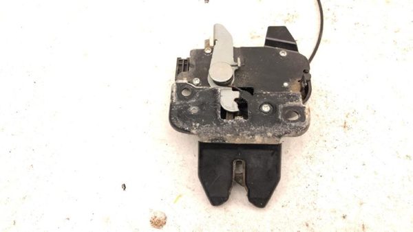 2011 Subaru Impreza Rear Trunk Latch With Cable Oem Rlease Lever Inside — photo 6