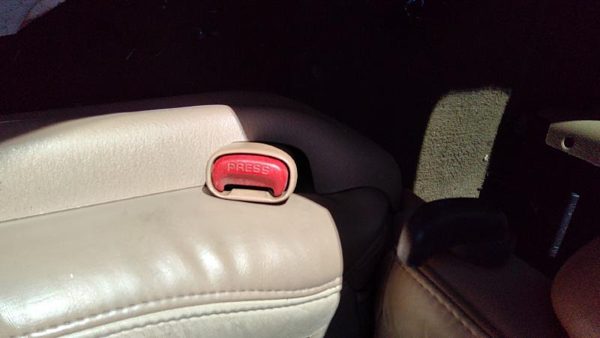 96-00 Town & Country Driver Left Front Seat Belt Buckle Receiver Oem K5 Camel — photo 2