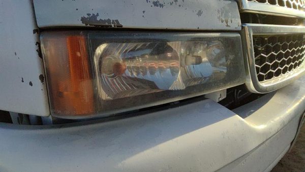 2006 Suburban 1500 Fog/mark/park/turn Light/lamp RH — photo 4