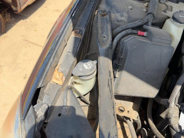 06-16 Chevy Impala Windshield Washer Fluid Reservoir With Pump Oem Wiper Tank — photo 4