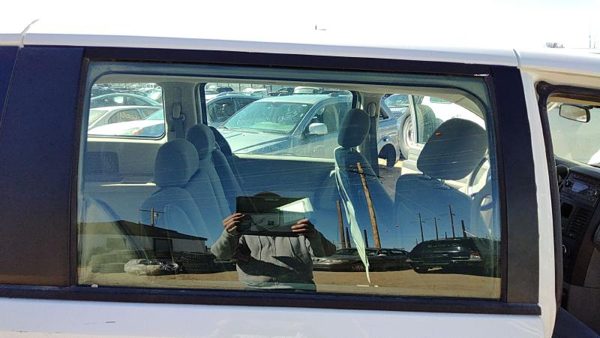 2008-2020 Dodge Grand Caravan Passenger Right Rear Side Window Door Glass Back — photo 1