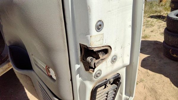92-99 Chevy Silverado 1500 Passenger Right Front Door Latch With Rods/Cables Oem — photo 2