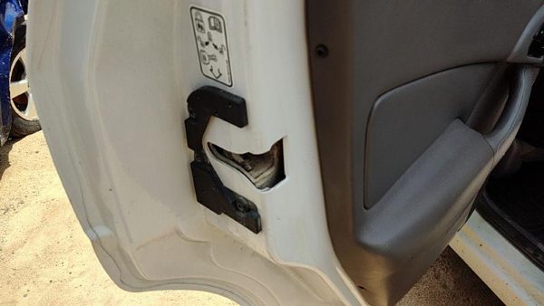 00-07 Focus Station Wagon Driver Left Rear Door Latch With Rods/Cables Oem Back — photo 3