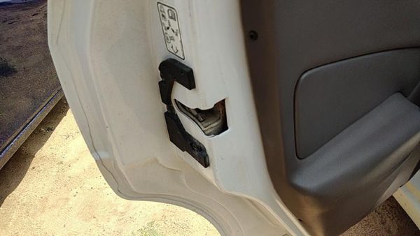 00-07 Focus Station Wagon Driver Left Rear Door Latch With Rods/Cables Oem Back — photo 1