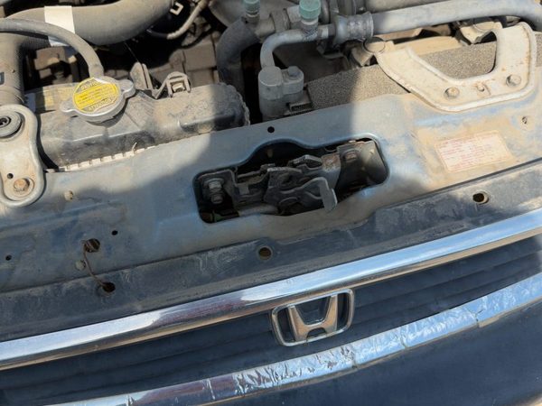 1996-1998 Honda Civic Hood Latch Assembly With Bracket Oem 6071245 — photo 3