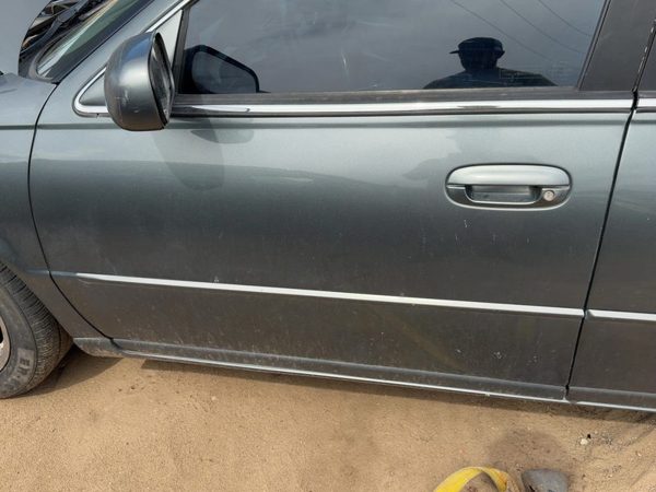 2003 Cadillac Seville Front Door LH Thunder Gray 88U — photo 2
