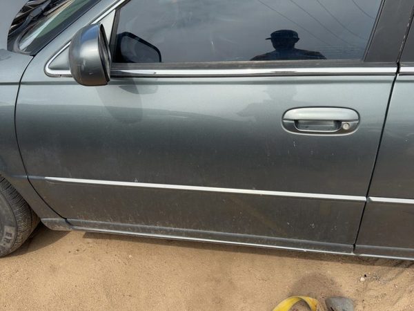 2003 Cadillac Seville Front Door LH Thunder Gray 88U — photo 3