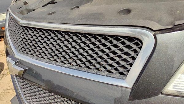 2010 Chevrolet Traverse Grille Chevy 57U Cyber Gray — photo 3