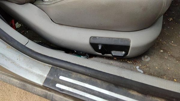 01-05 Vw Passat Passenger Right Side Seat Trim Panel Oem Gray — photo 4