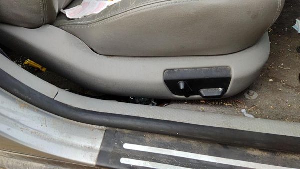 01-05 Vw Passat Passenger Right Side Seat Trim Panel Oem Gray — photo 2