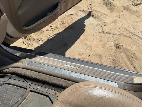 2001 Lincoln Ls Passenger Right Lower Sill Step Moulding Trim Panel Oem Tan 4H — photo 2