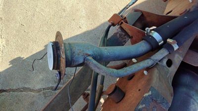 1998-2000 Ford Ranger Fuel Filler Neck Assembly With Gas Cap Oem