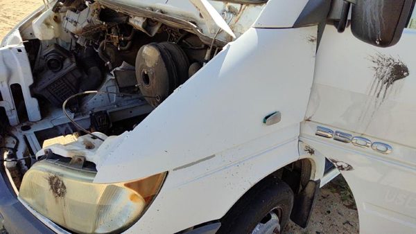 2006 Dodge Sprinter 3500 Fender LH Van White P01 — photo 6