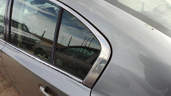 10-14 Legacy Outback Driver Left Rear Vent Window Back Door Glass With Frame — photo 2