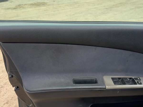 05-06 Altima Driver Left Front Door Trim Panel With Master Switch Charcoal G — photo 3