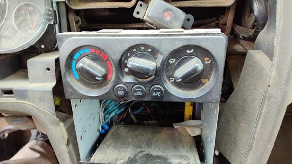 00-04 Legacy Outback Temperature Control Module In Dash Heater Ac Head Unit Oem — photo 5