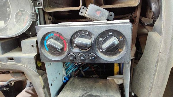 00-04 Legacy Outback Temperature Control Module In Dash Heater Ac Head Unit Oem — photo 6