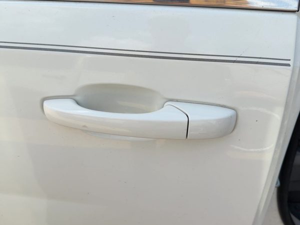 08-16 Town & Country Passenger Right Rear Outside Door Handle Oem Back White Pw1 — photo 2