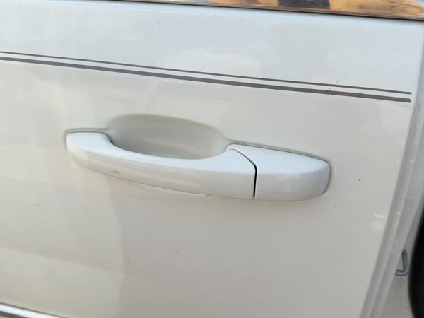 08-16 Town & Country Passenger Right Rear Outside Door Handle Oem Back White Pw1 — photo 3