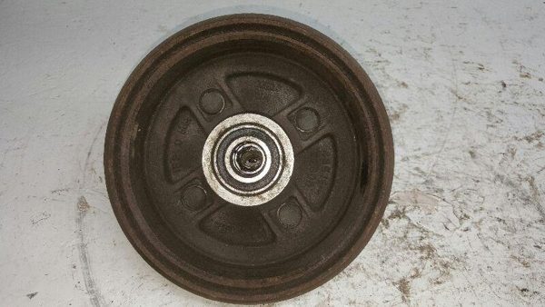 1995-2001 Chevy Geo Metro Wheel Hub Rear 30017618 — photo 2