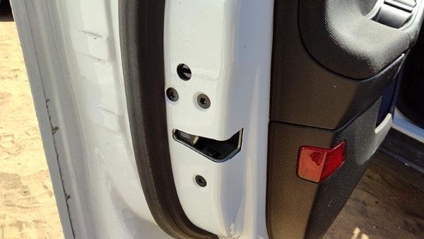 2012-2018 Ford Focus Driver Left Front Door Latch With Rods/Cables Oem — photo 2