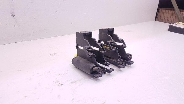 1997 Lincoln Continental Grille Support Bracket Brace - Oem F5oy-8B45 — photo 2