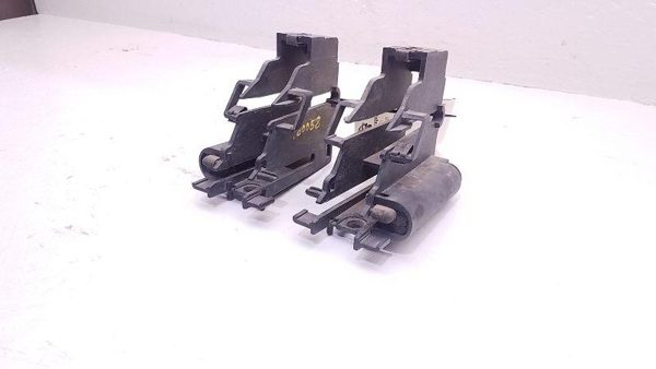 1997 Lincoln Continental Grille Support Bracket Brace - Oem F5oy-8B45 — photo 1