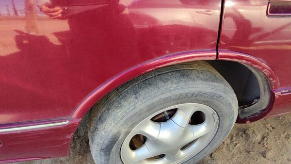 96-99 Olds 88 Passenger Right Rear Moulding On Quarter Panel Oem Red — photo 4