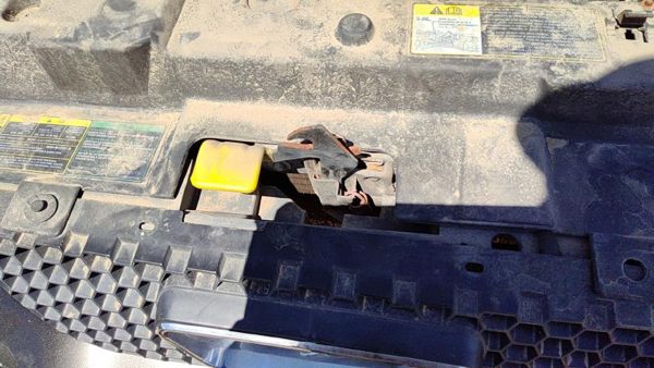 1999-2004 Ford Mustang Hood Latch Assembly With Bracket Oem 3R3Z16138Ba — photo 3