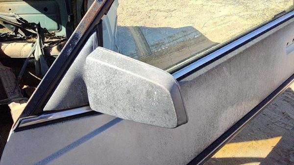 1985-1993 Pontiac Sunbird Driver Left Side Mirror Door Mounted Manual 20182801 — photo 1