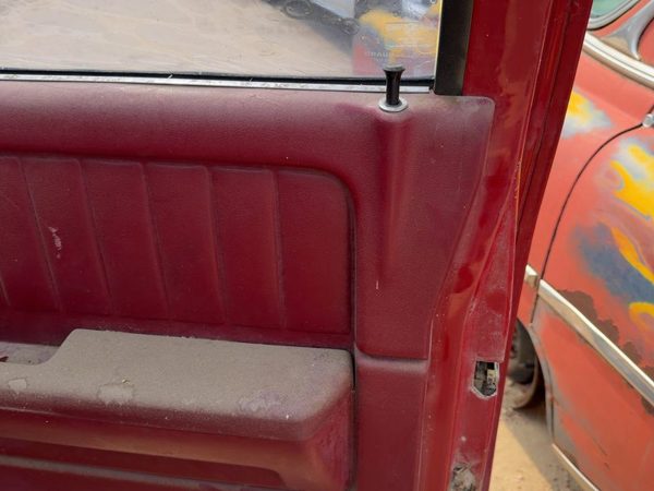 1991-1993 Dodge Dakota Passenger Right Front Door Trim Panel Manual Red — photo 8