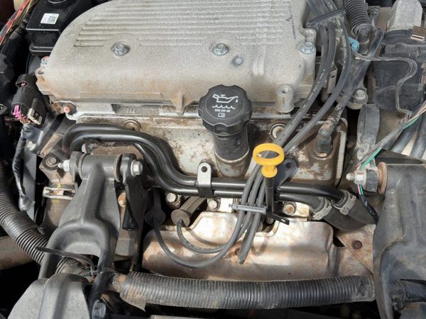 2006-2011 Chevy Impala Driver Left Valve Cover Oem 3.5L 3.9L 12591711 — photo 2