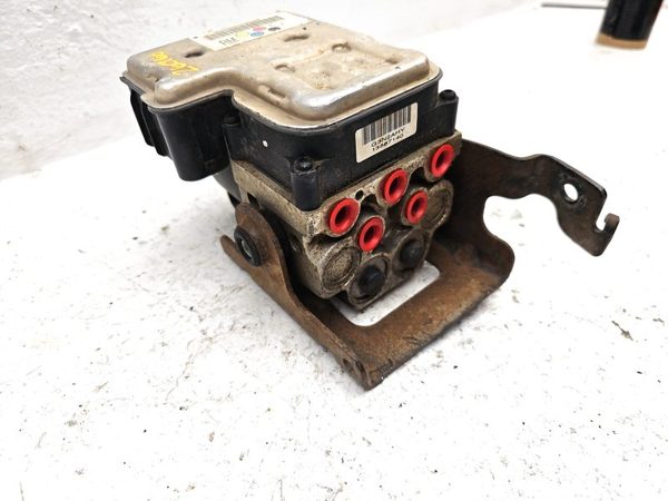 04-05 Rainier Complete Anti Lock Brake Pump Unit Oem Abs Module Assembly 4X4 — photo 2