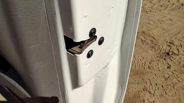 2002-2007 Gmc Envoy Passenger Right Front Door Latch With Rods/Cables Oem — photo 1